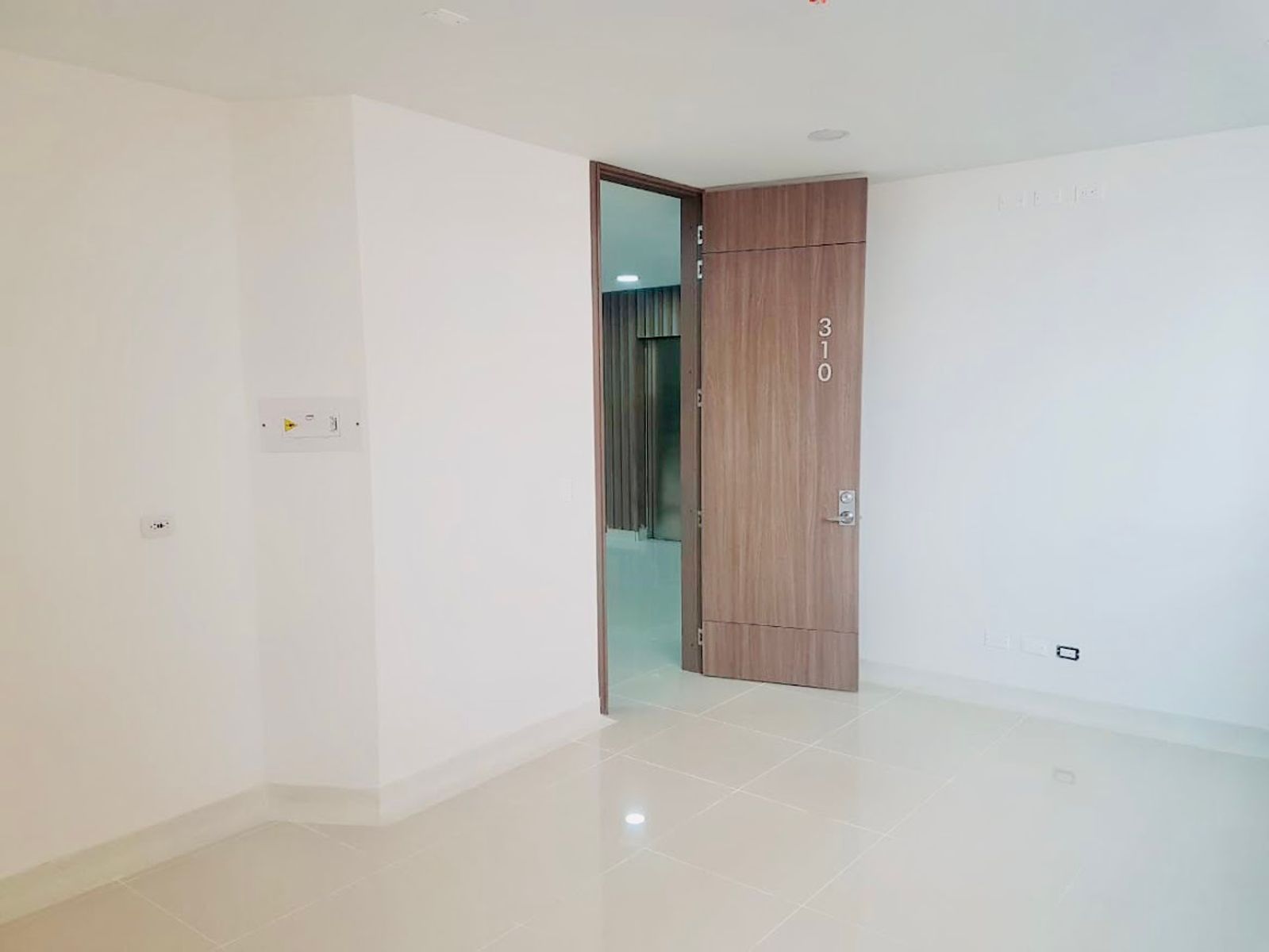 Cra. 5 #127b-5, Bogotá, Colombia 4