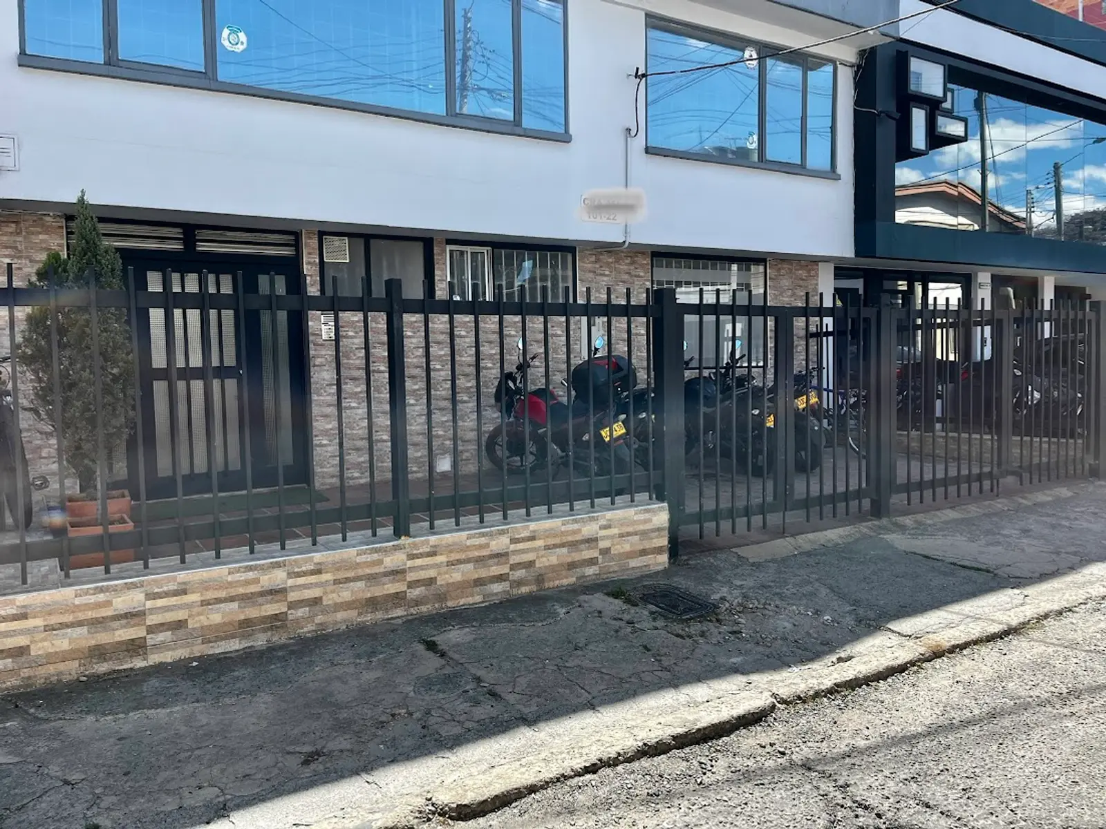 Auto. Norte #100-74, Bogotá, Colombia 3