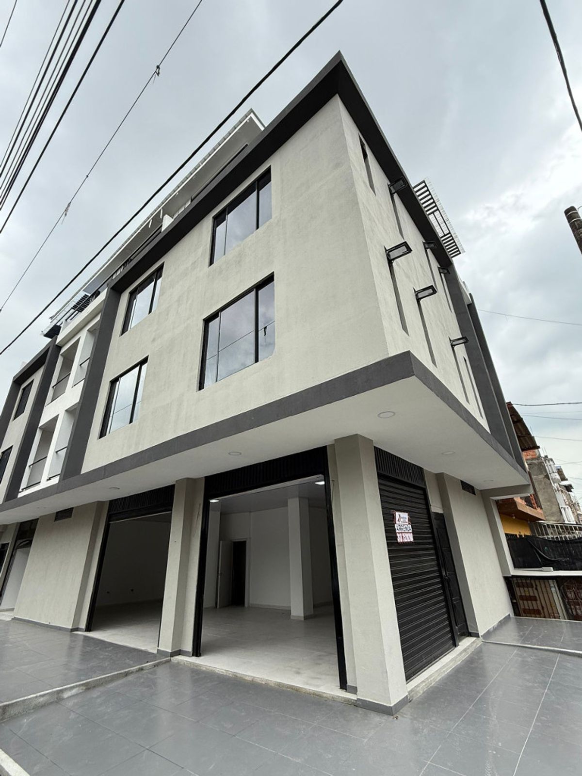 Cra. 11, Comuna 8, Cali, Valle del Cauca, Colombia 3