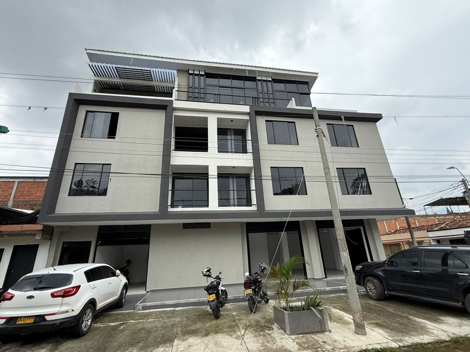 Cra. 11, Comuna 8, Cali, Valle del Cauca, Colombia 4