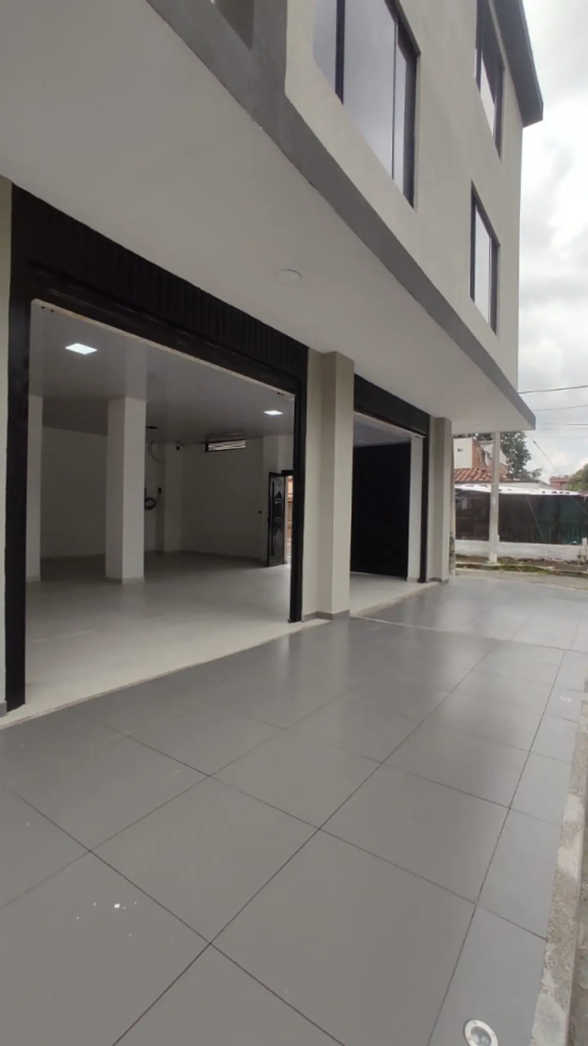 Cra. 11, Comuna 8, Cali, Valle del Cauca, Colombia 5