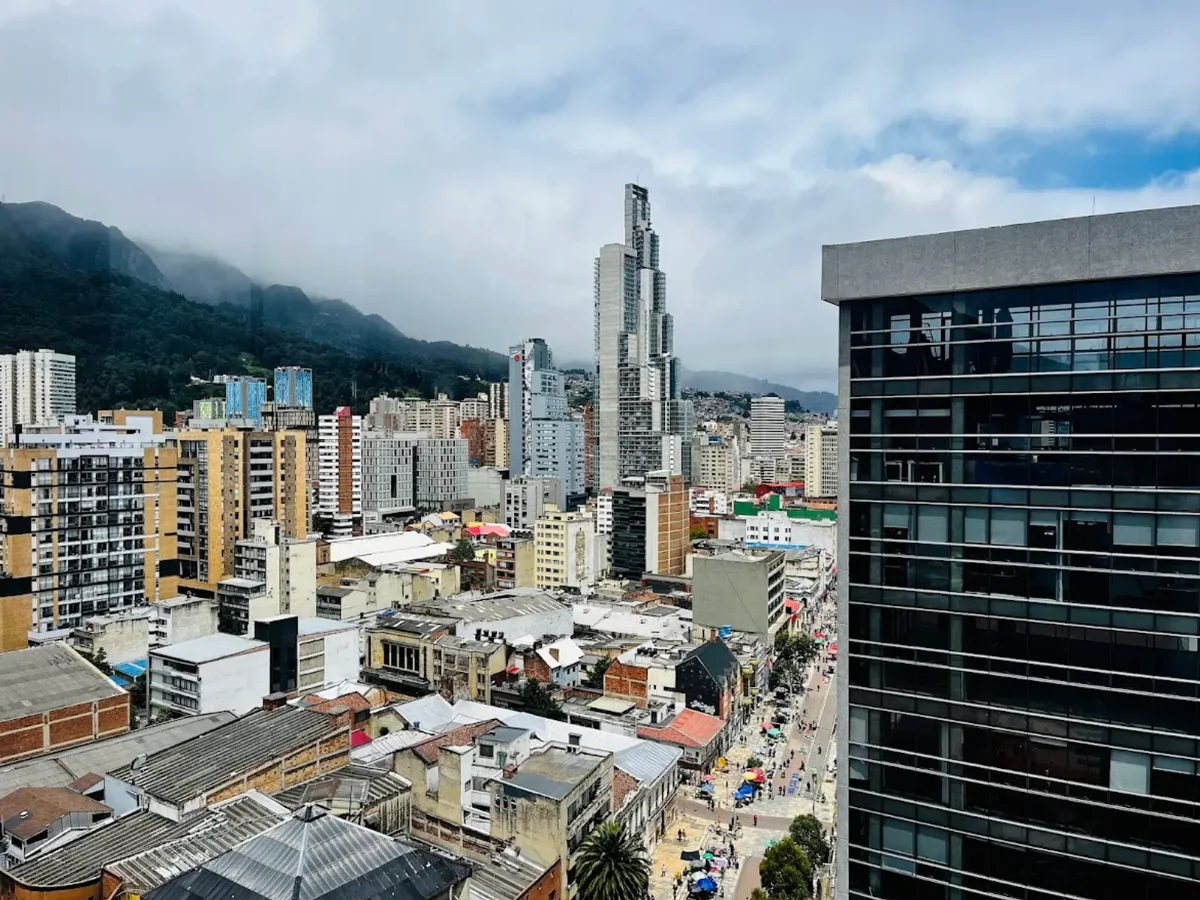 Cl. 24, Bogotá, Colombia 3