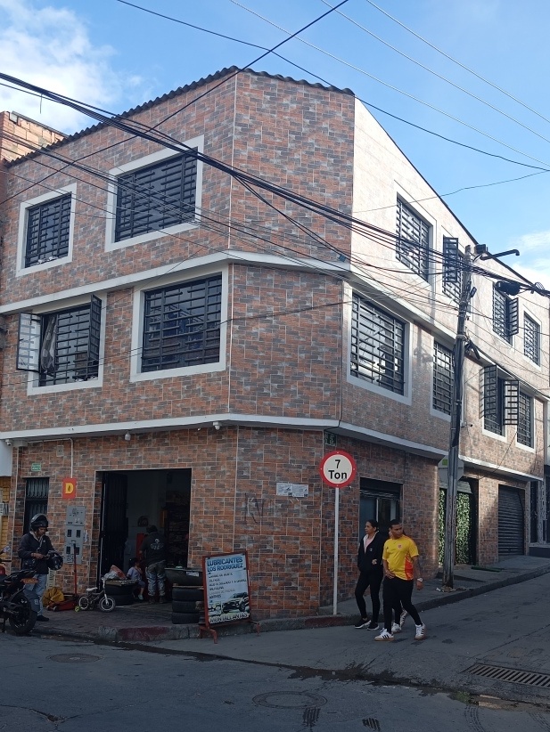 Cl. 68f Sur #49A-23, Bogotá, Colombia