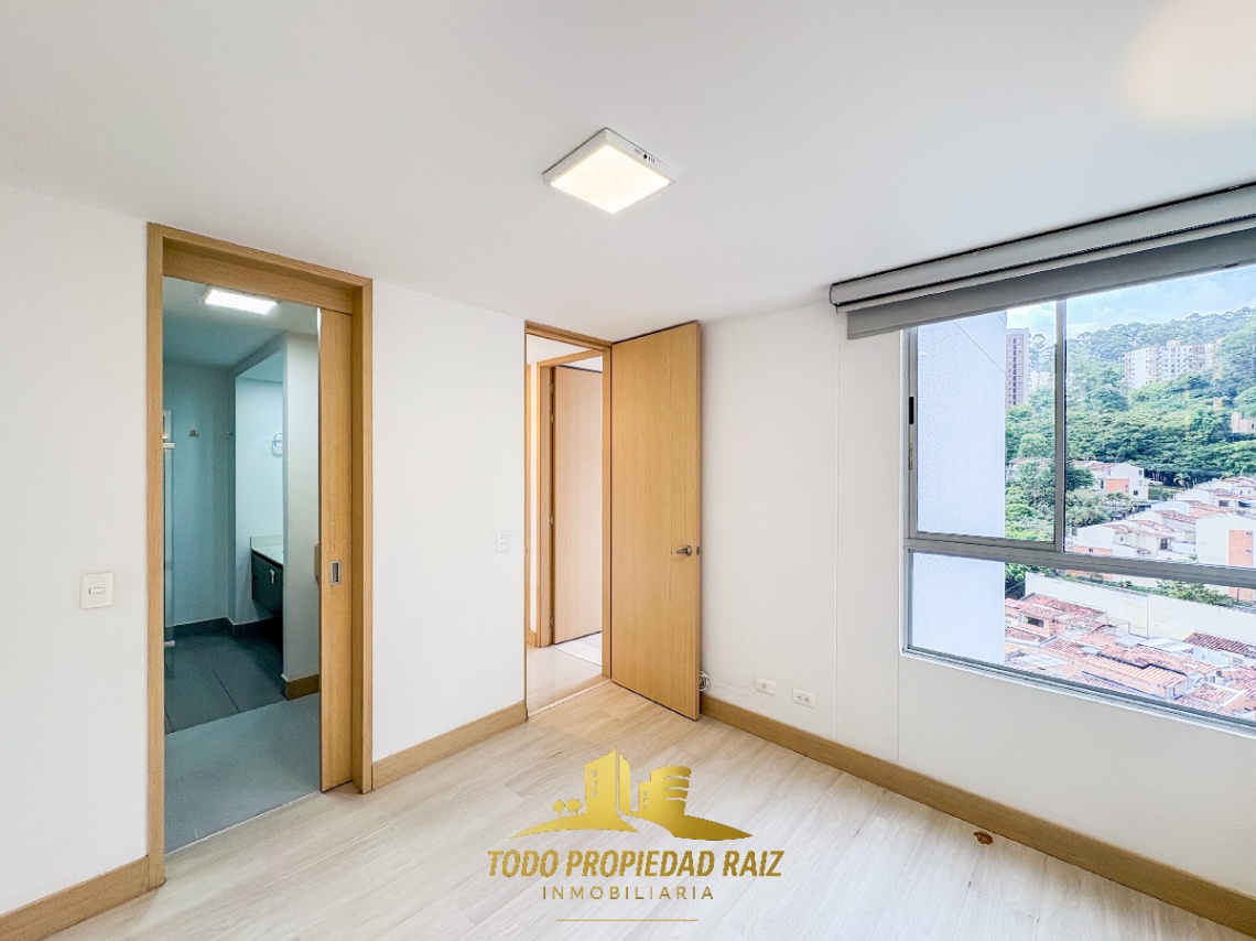 Av. El Poblado, Medellín, Antioquia, Colombia 3