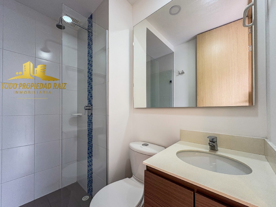 Av. El Poblado, Medellín, Antioquia, Colombia 5