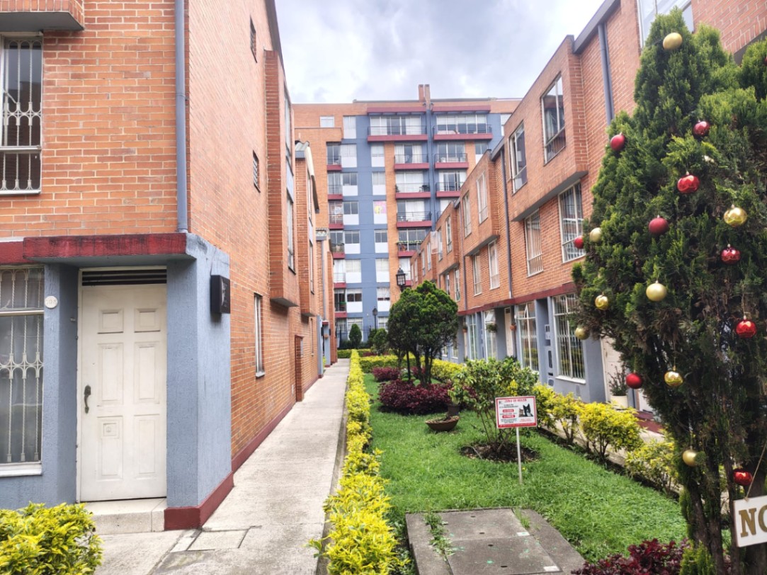 JARDINES DE ALSACIA, Cl. 12a #71b-60, Bogotá, Colombia