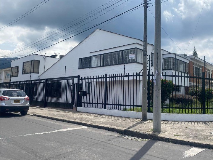 Cl. 84 #24-77, Bogotá, Colombia