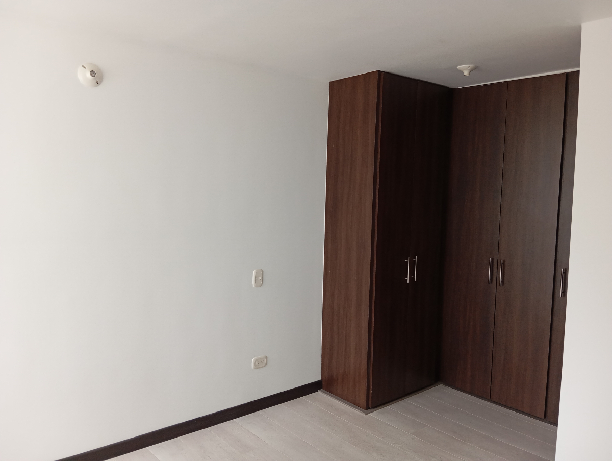 Cra. 90a #8-10, Bogotá, Colombia 4