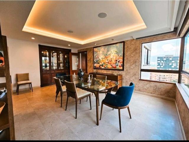 Av. El Poblado, Medellín, Antioquia, Colombia 5