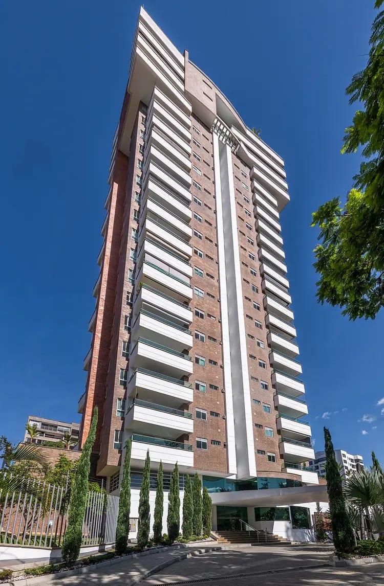 Av. El Poblado, Medellín, Antioquia, Colombia 5