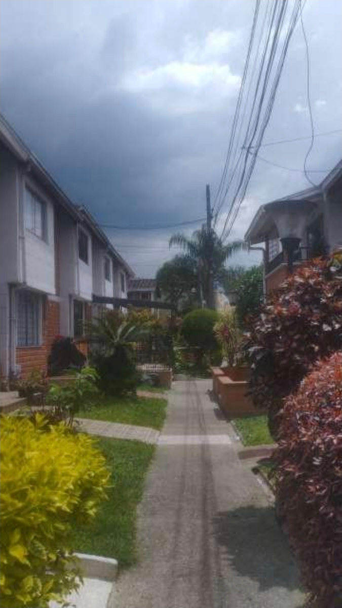 Cra. 43A #60 SUR 51, Alto Las Flores, Sabaneta, Antioquia, Colombia