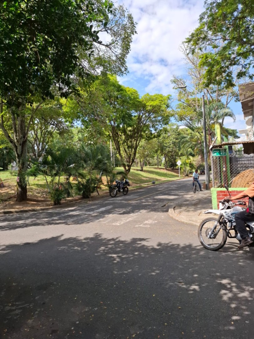 Av. Cdad. de Cali, Comuna 17, Cali, Valle del Cauca, Colombia 3