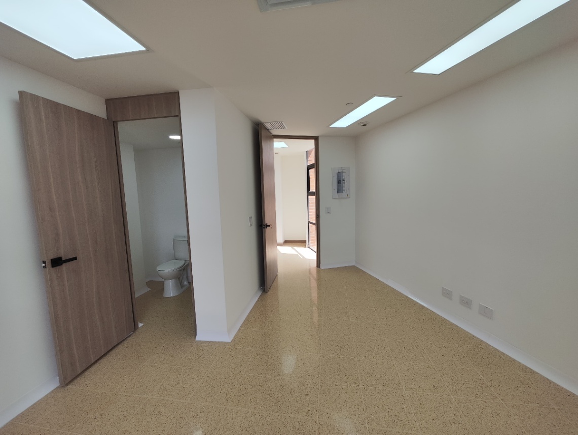 Av. 33 #43 - 85, Medellín, Belén, Medellín, Antioquia, Colombia 4