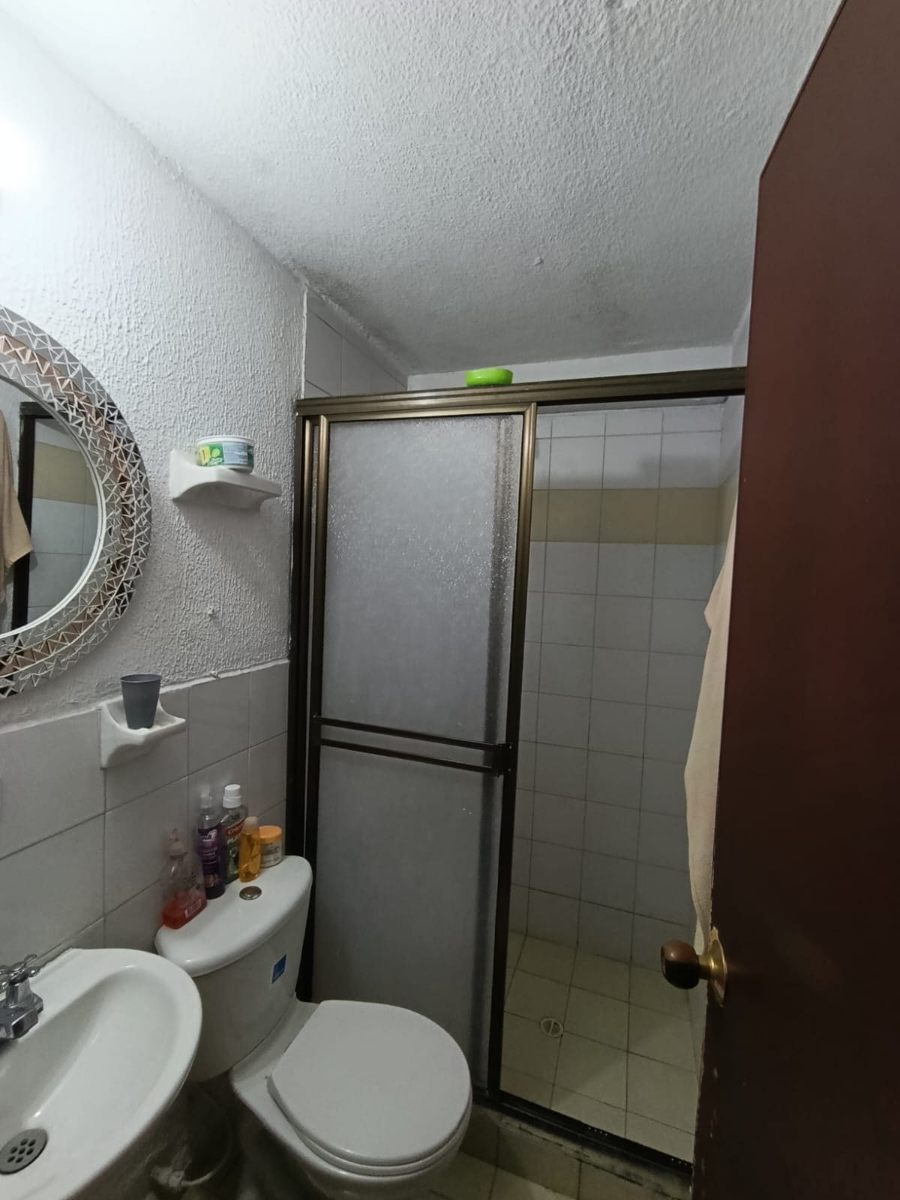 Cra. 24b, Comuna 8, Cali, Valle del Cauca, Colombia 4