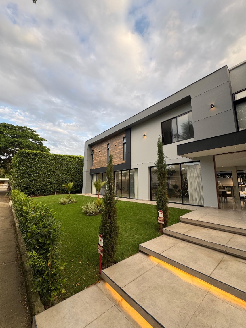 Via a Pance, Cali, Valle del Cauca, Colombia