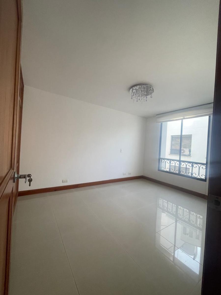 Av. 2 Oe., Arboledas Santa Teresita, Cali, Valle del Cauca, Colombia